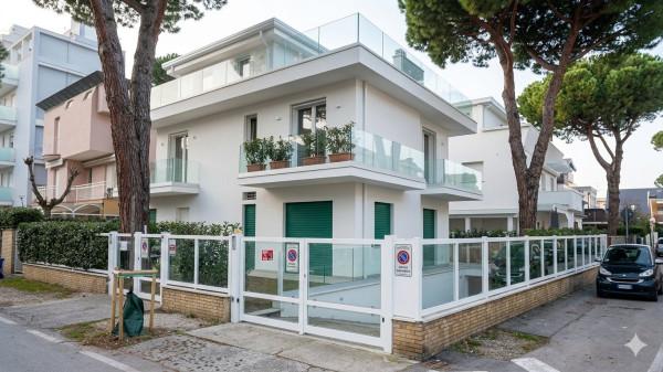 Villa bifamiliare in Viale Vincenzo Monti 43, Riccione — foto 4 di 5