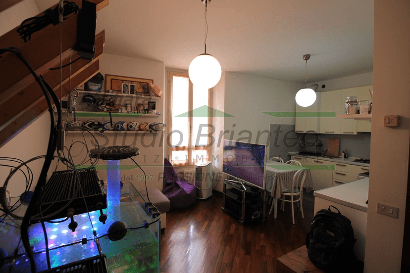 Bilocale in Via Claudio Cesana, Carate Brianza — foto 2 di 5