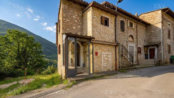 Terratetto plurifamiliare in Via della Cartiera, Ferentillo — foto 2 di 5
