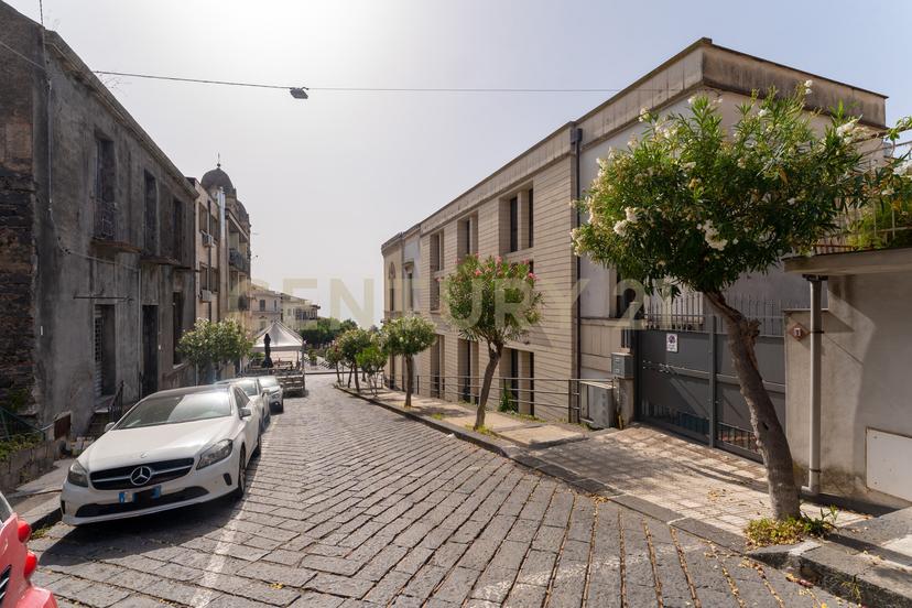 Casa indipendente in Via Monte Grappa 8, Zafferana Etnea — foto 3 di 5