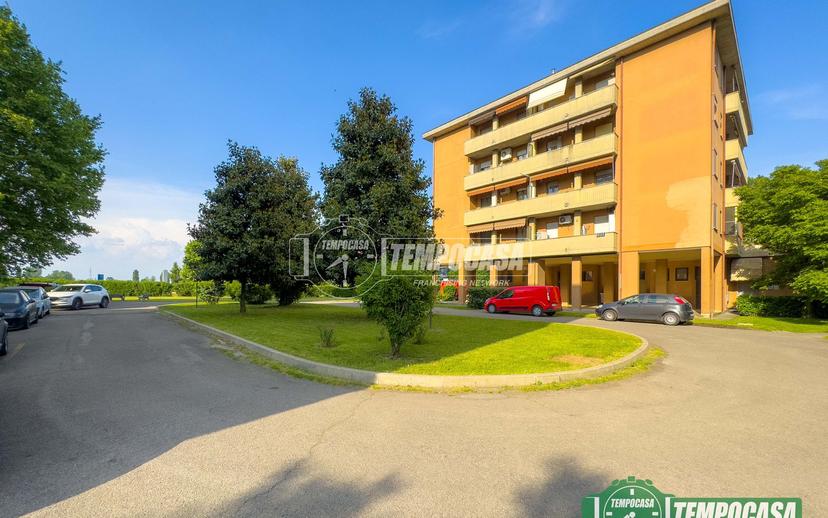 Trilocale in Via I Maggio 39, Tavazzano con Villavesco — foto 3 di 3