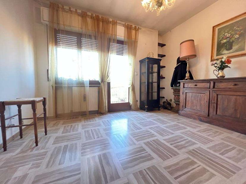 Trilocale in Via Micheli , Spoleto