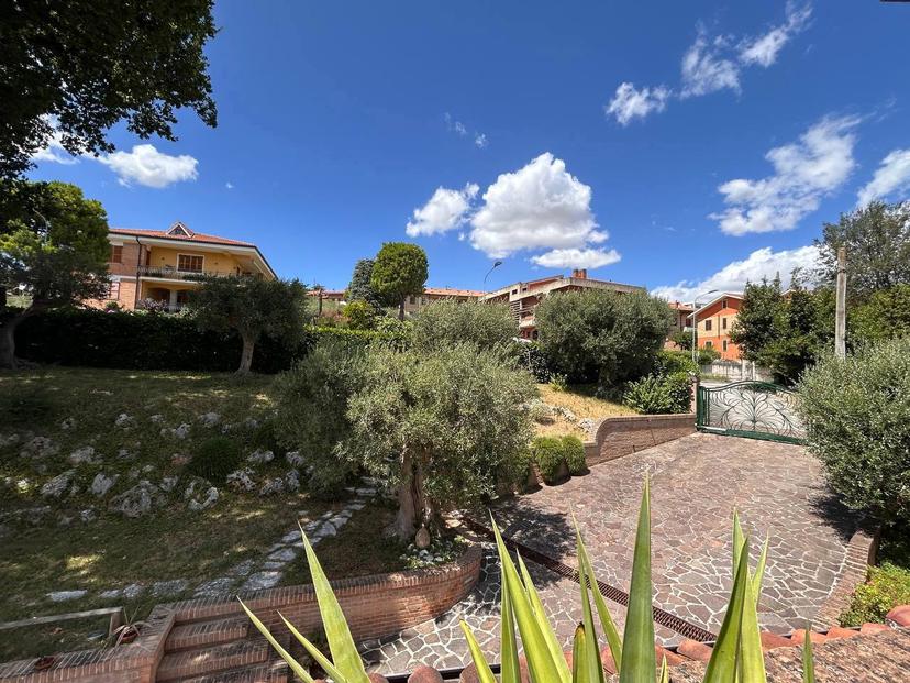 Villa in Via Luigi Fabbri 1, Recanati — foto 5 di 5
