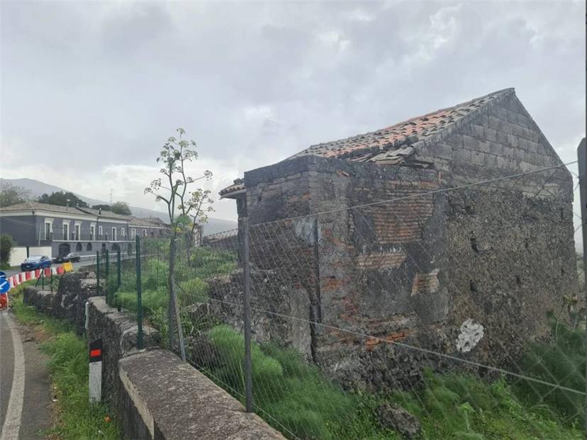 Casa indipendente in Loc. Passopisciaro, Castiglione di Sicilia — foto 5 di 5