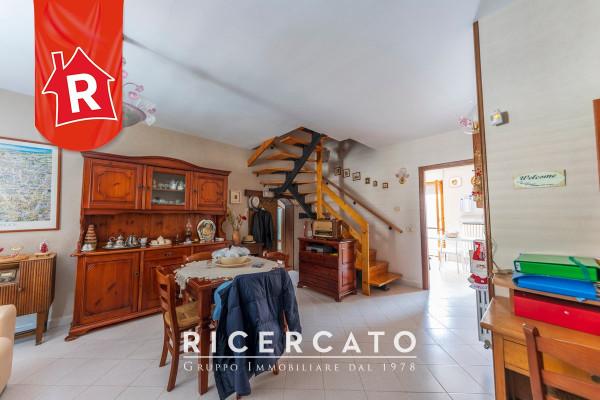 Villa in Via 25 Aprile 81, Surbo — foto 2 di 5