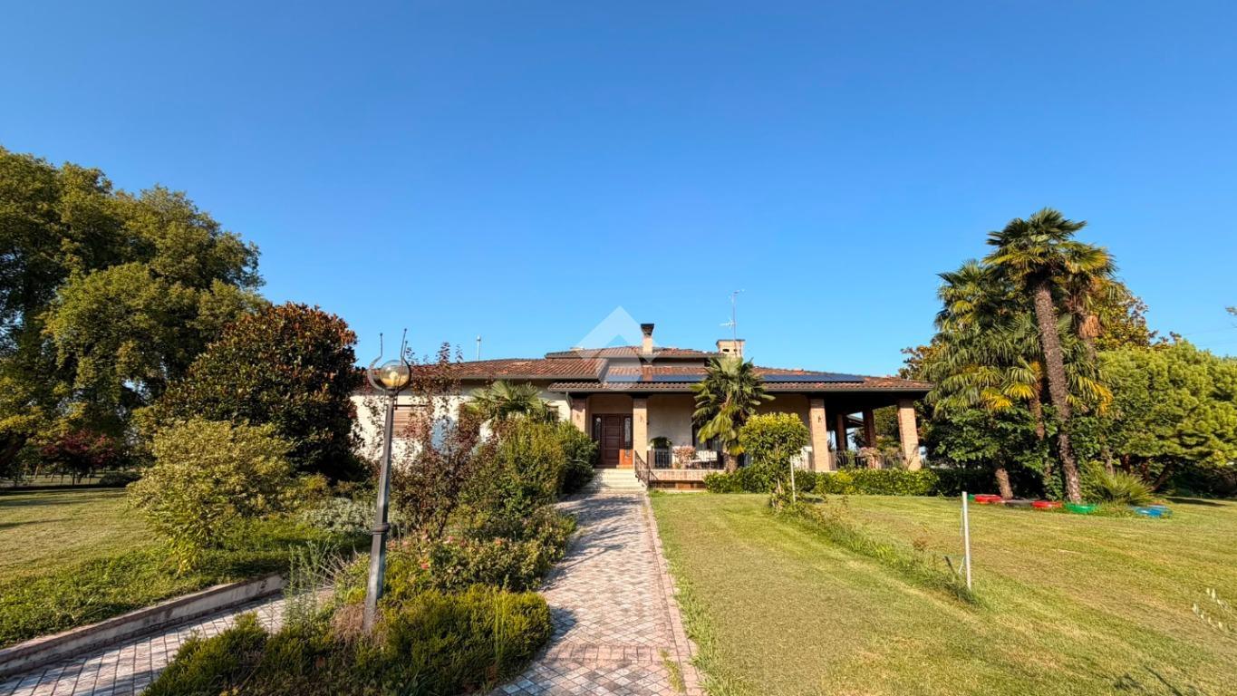 Casa indipendente in Via Croce 7, Prata di Pordenone