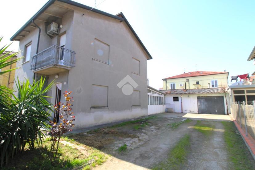 Casa indipendente in Via C. Battisti 30, Gambettola — foto 2 di 5