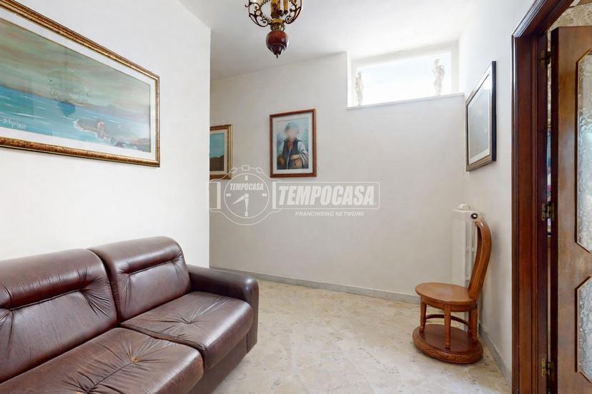 Trilocale in Vico III Monsignor Laera, Acquaviva delle Fonti — foto 2 di 5
