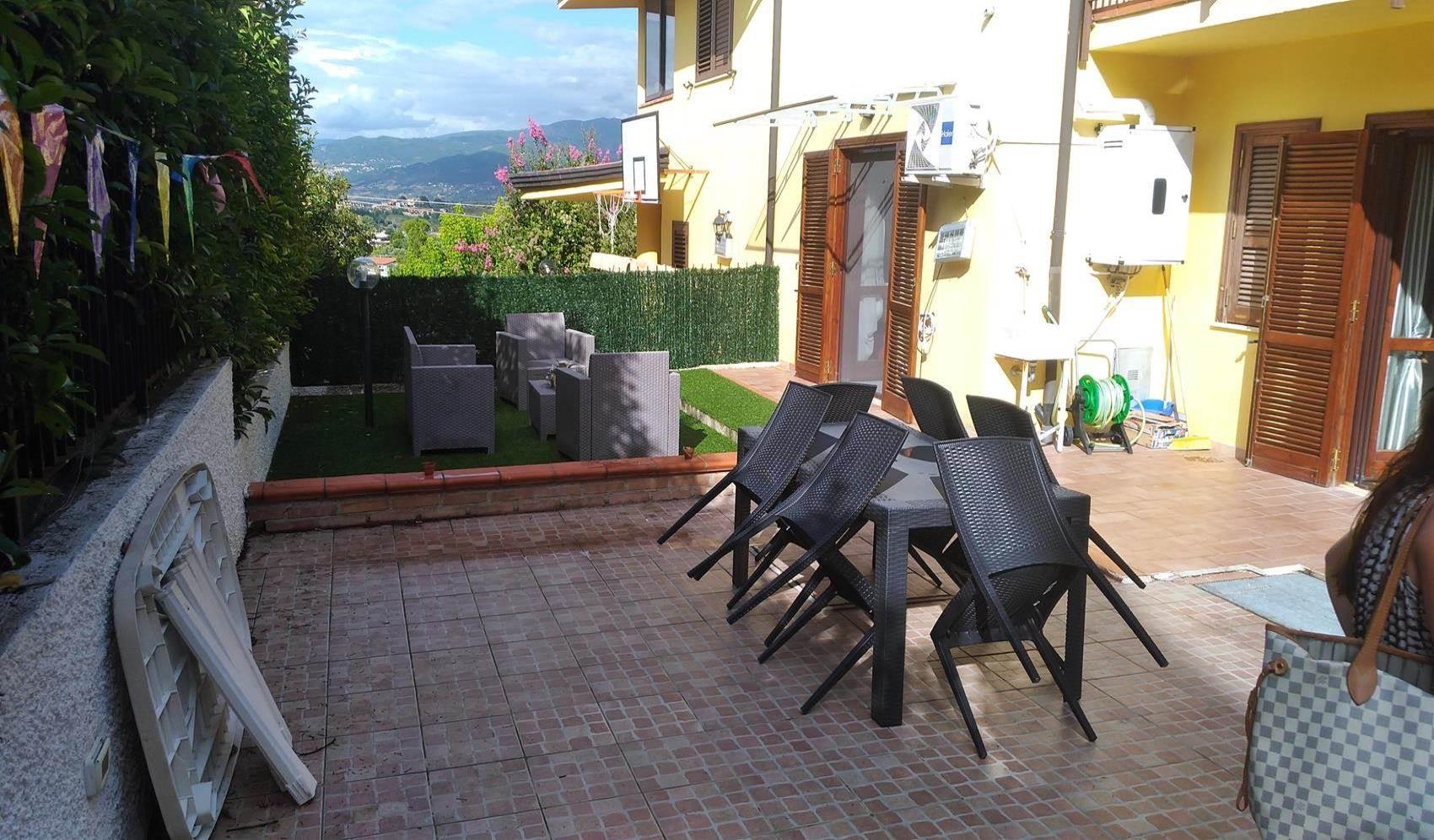 Villa bifamiliare in Via Leonardo da Vinci, Mendicino