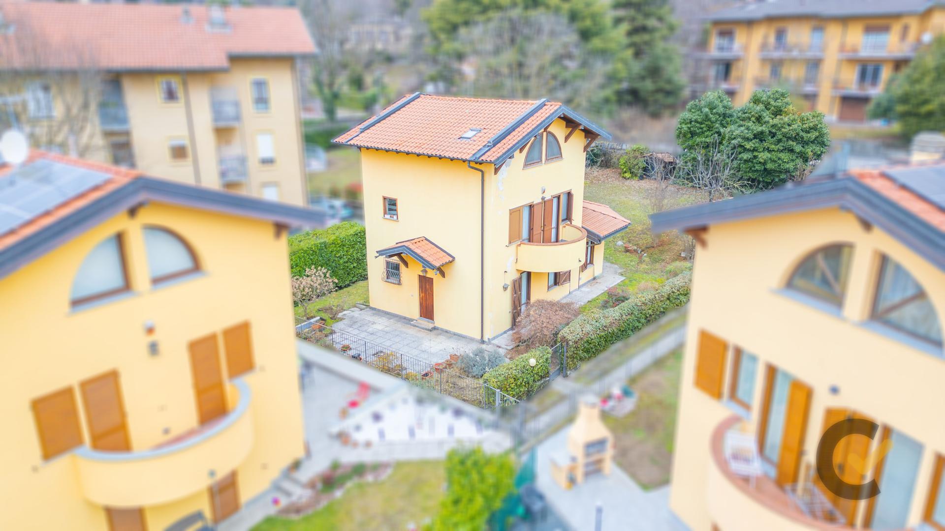 Villa unifamiliare in Via Predazzo 49, Varese