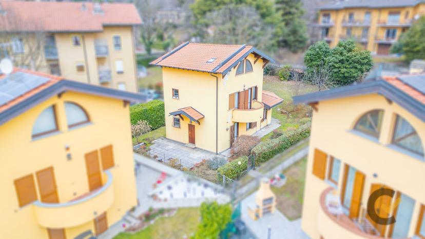 Villa unifamiliare in Via Predazzo 49, Varese