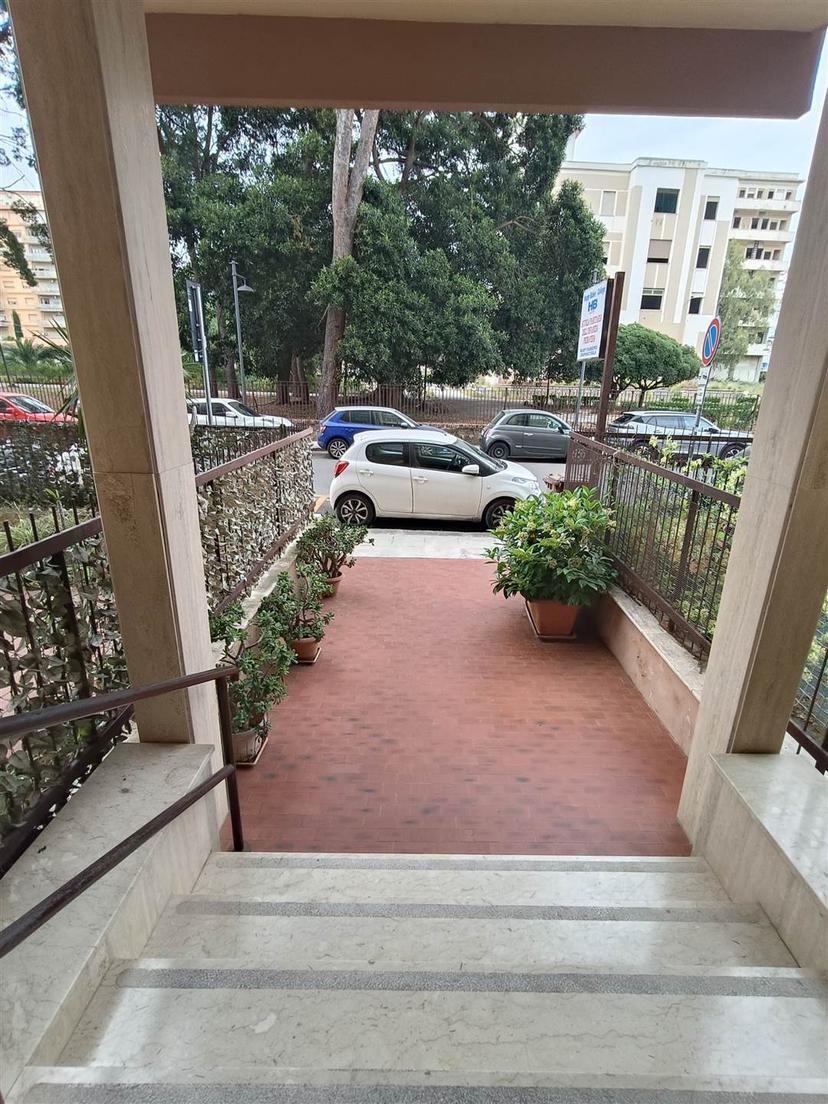 Appartamento in Via Giuseppe Ingegneros, Palermo