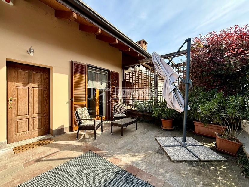 Villa in Via Galvani 16, Usmate Velate — foto 2 di 5