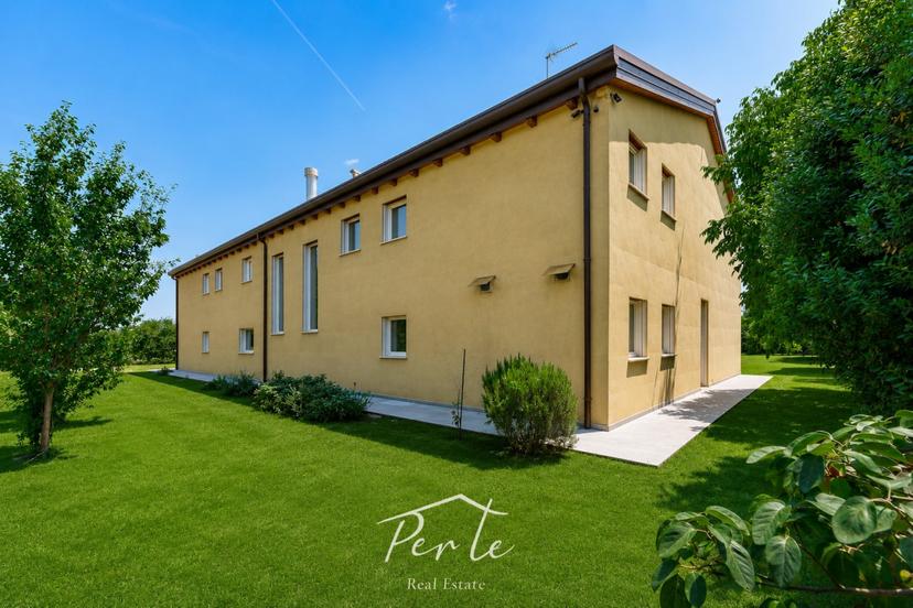 Villa in Via Malviste, N.59, Silea, Silea
