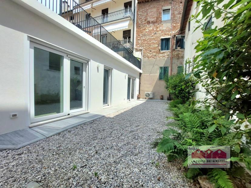 Bilocale in Contra' Sant'Andrea 34, Vicenza