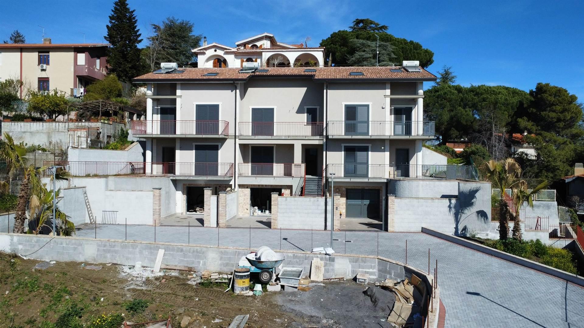 Villa a schiera, Trecastagni