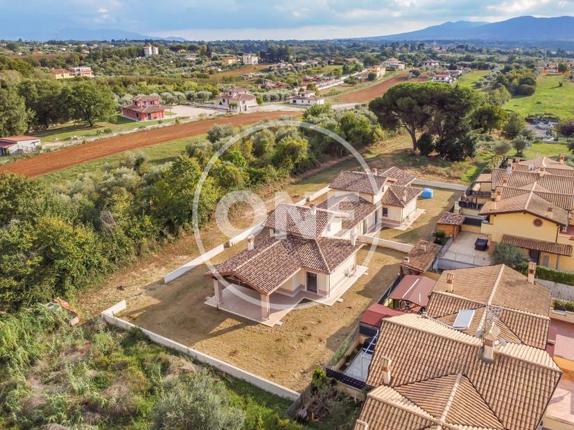 Villa bifamiliare in Via Albio Tibullo 1, Gallicano nel Lazio — foto 4 di 5