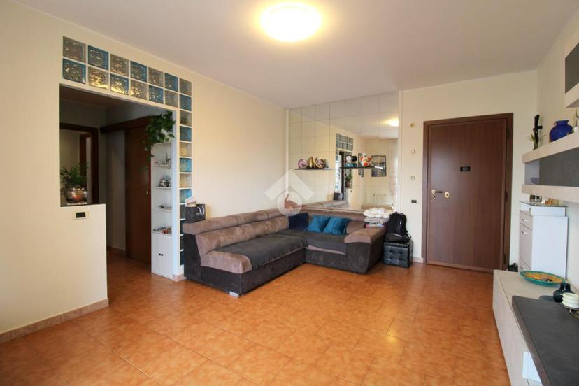 Trilocale in Via Aldo Moro 4, Rho