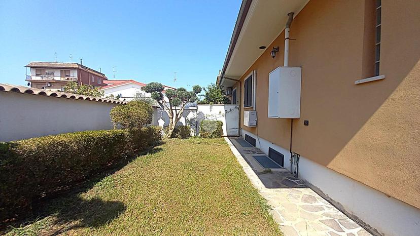 Villa in Via Viterbo 5, Ardea — foto 3 di 5