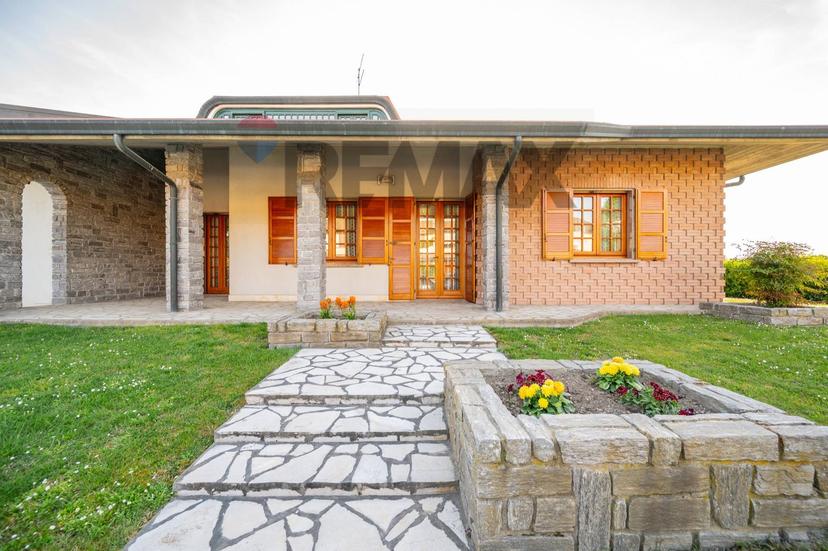 Villa in Via Vincenzo Bellini, Luzzara — foto 3 di 5