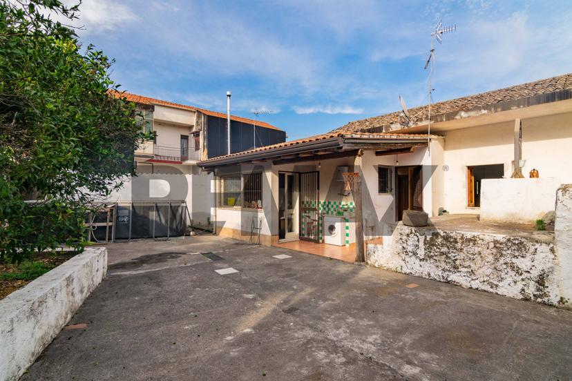 Casa indipendente in Via Passopomo 9, Zafferana Etnea — foto 2 di 5