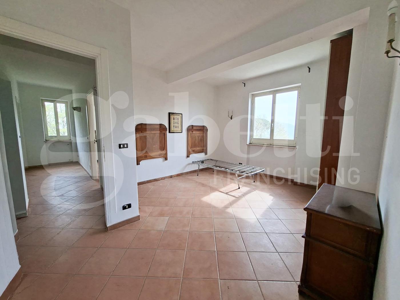 Casa indipendente in Via Casi Tuoro Snc, Teano