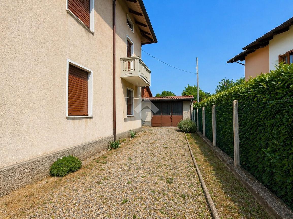 Villa in V. II Giugno 31, Masserano