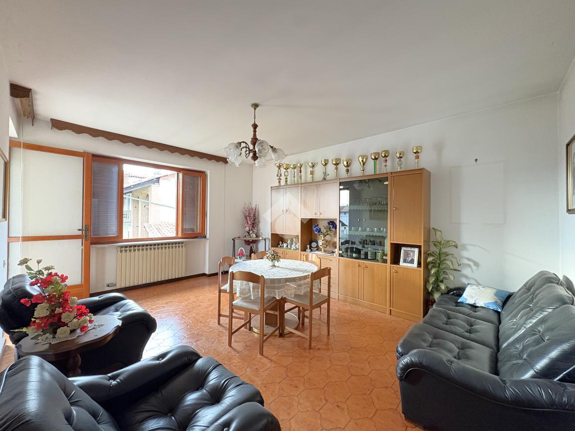 Appartamento in Via Prelle 9, Romano Canavese