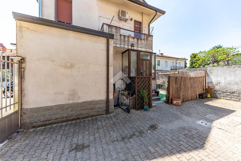 Trilocale in Via Giuseppe Mazzini 6, Lainate — foto 2 di 5
