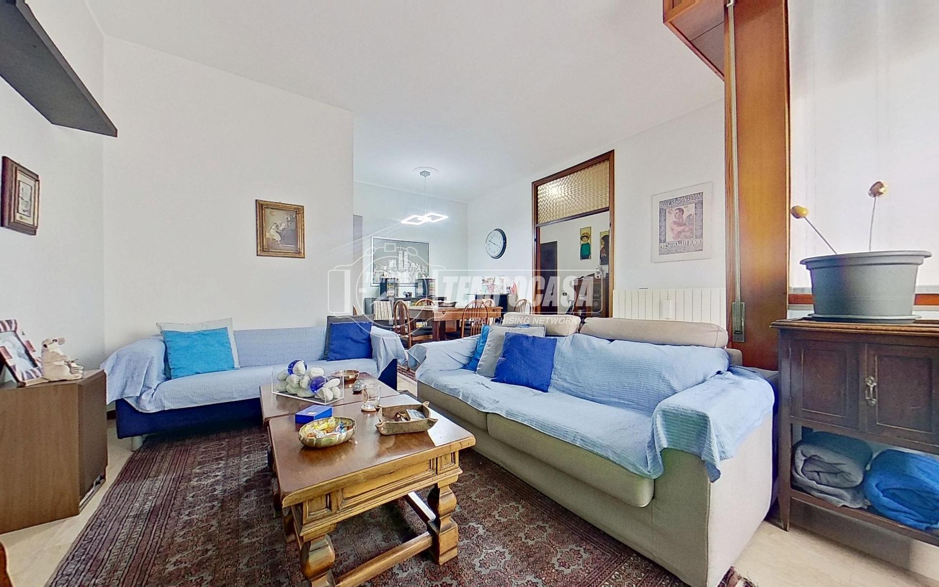 Trilocale in Via Carlo Cattaneo 5, Meda