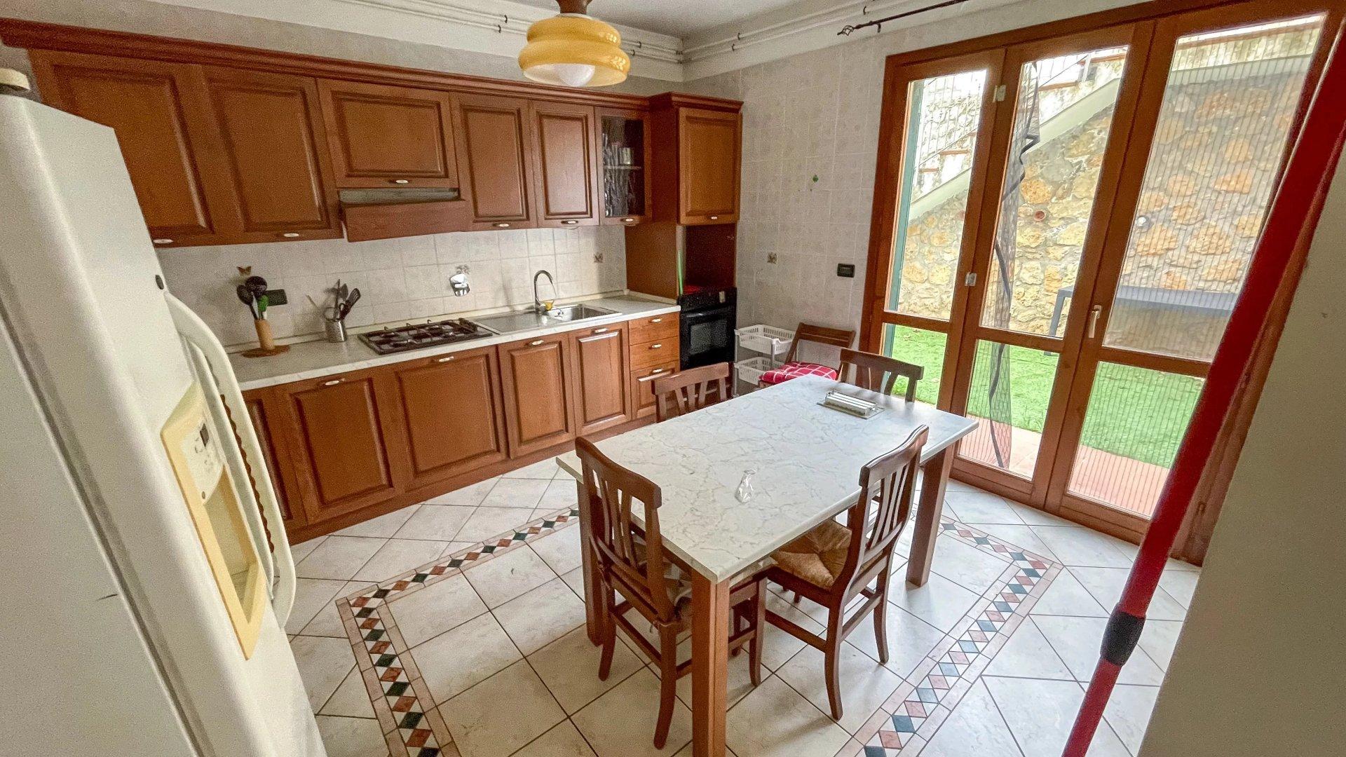 Casa indipendente in Via Ciappin, 70, Ventimiglia