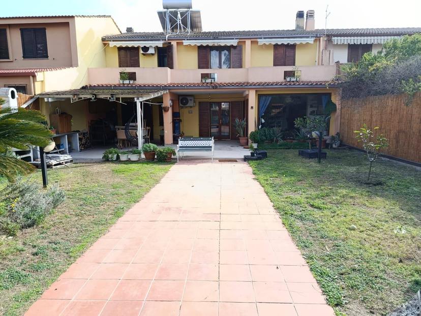 Villa a schiera in Via Lago di Varese, Quartu Sant'Elena — foto 4 di 5