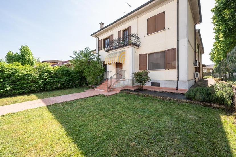 Villa in Via S. Pietro 87, Gazzuolo — foto 5 di 5