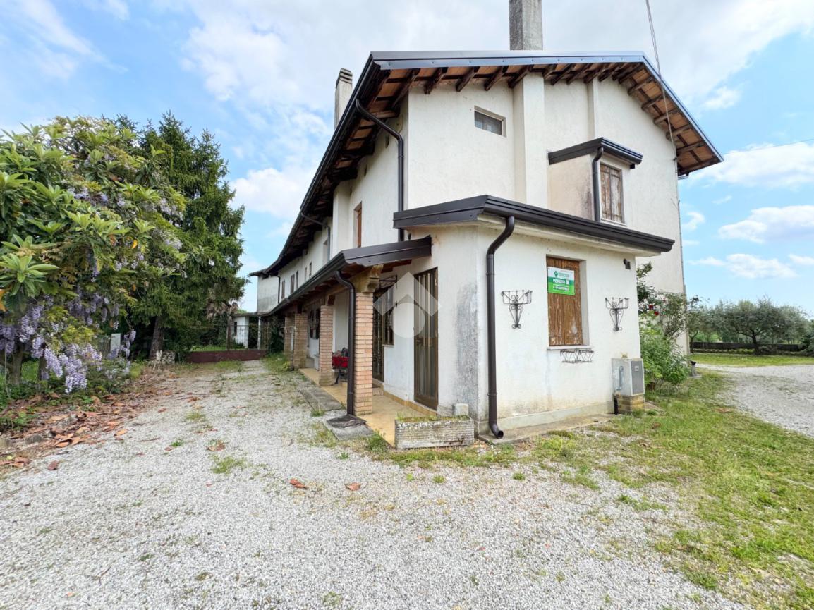 Villa in Località Casali di Belgrado 5, Varmo