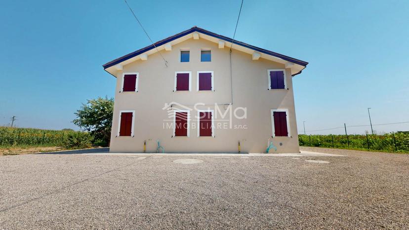 Villa bifamiliare, Cento — foto 4 di 5