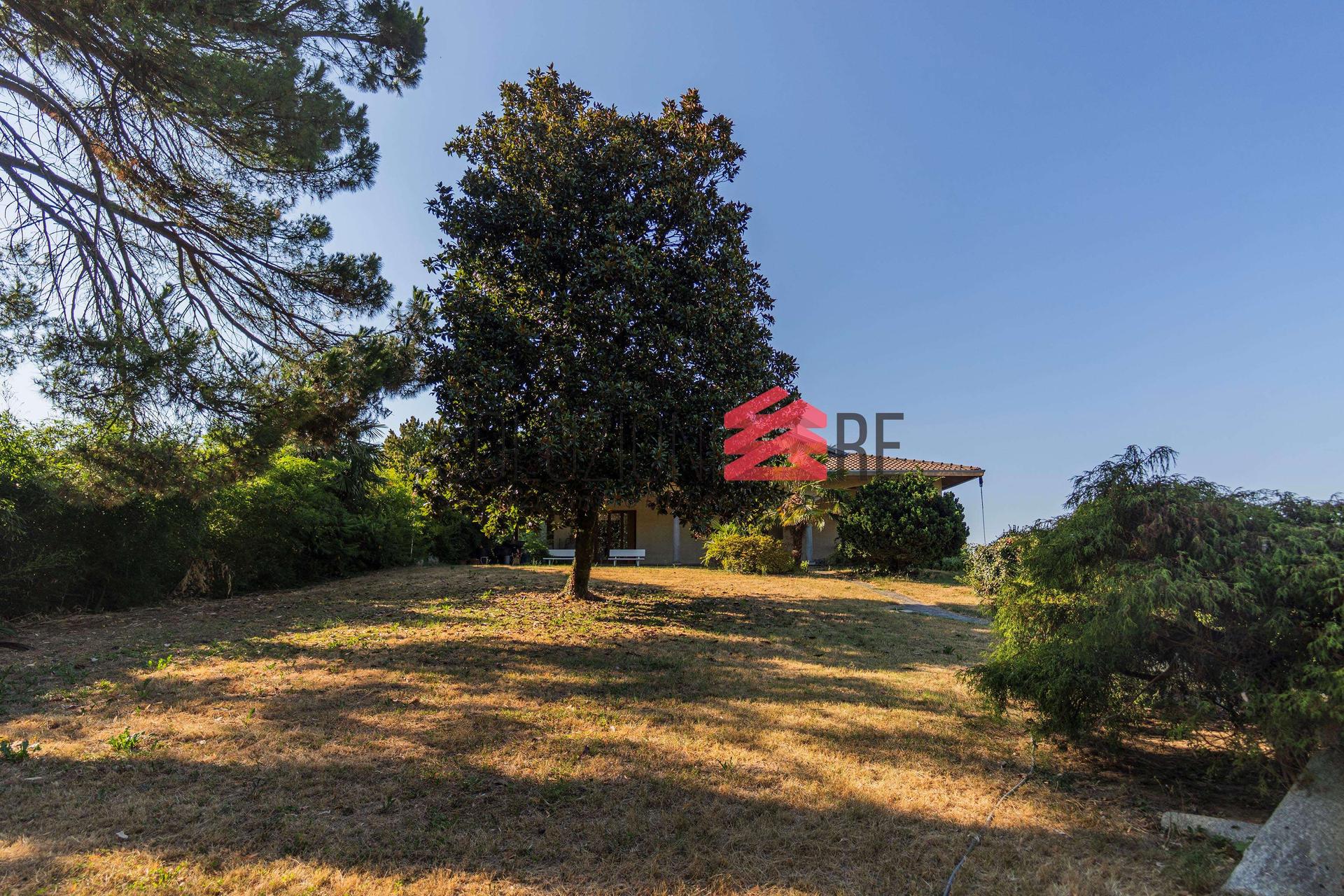 Villa bifamiliare in Via Varallino 115, Galliate