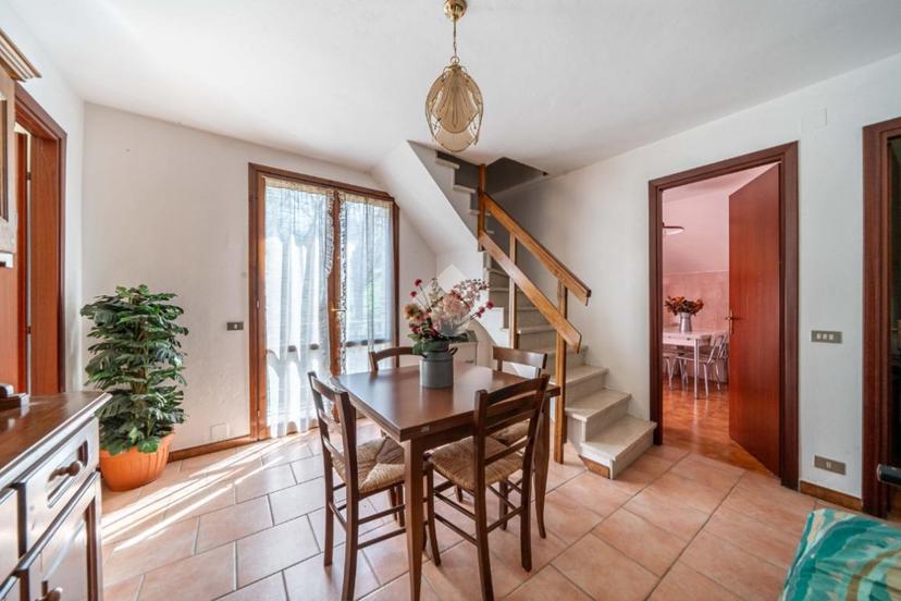 Trilocale in Giaretta Ienza 54, Canossa — foto 3 di 5