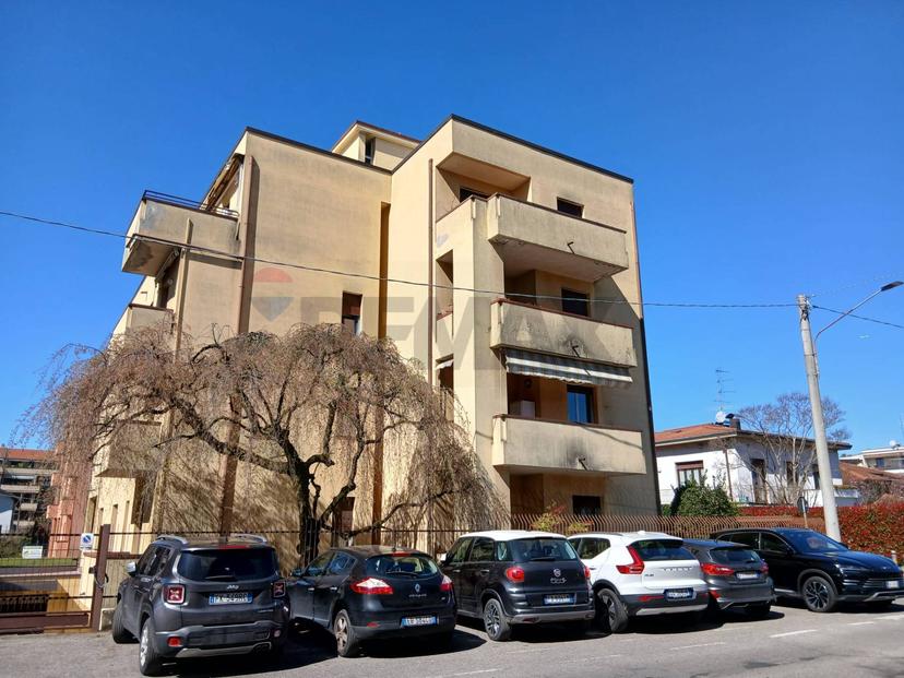 Trilocale in Via Napoleone Ruberto 37, Cardano al Campo — foto 2 di 5