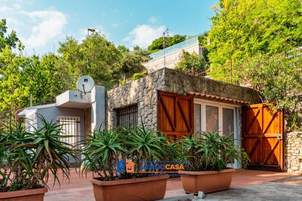 Villa in Via dei Pini 17, Spotorno — foto 5 di 5