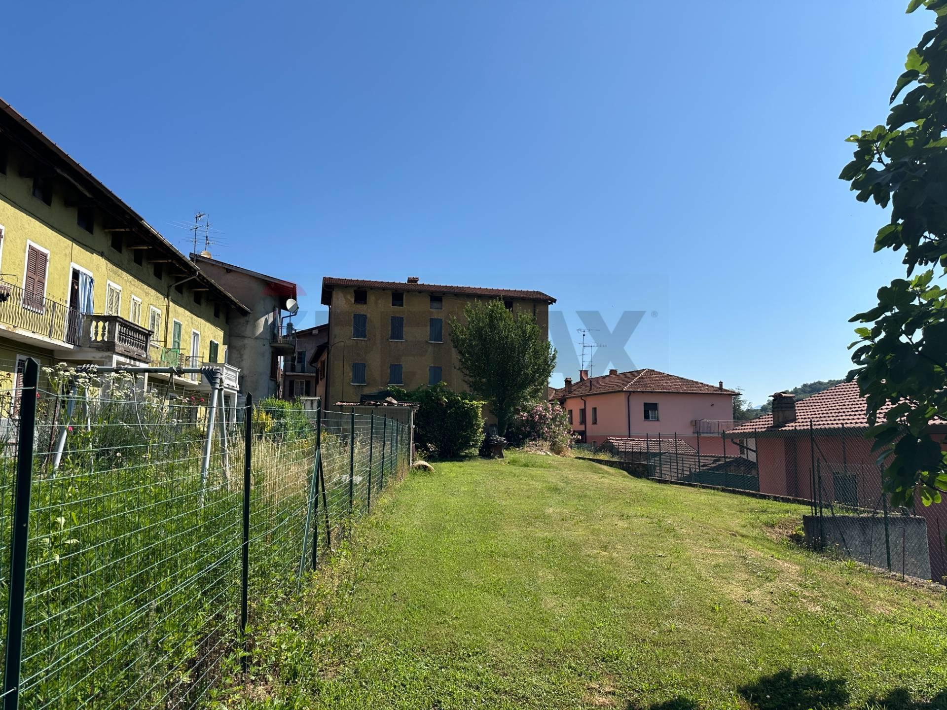 Casa indipendente in Via Sant'Anna 5, Cuasso al Monte