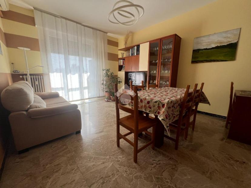 Trilocale in Via Novara 69, Abbiategrasso