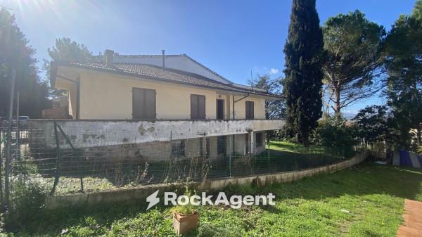 Villa bifamiliare in Viale Mazzini 41/B, Peccioli