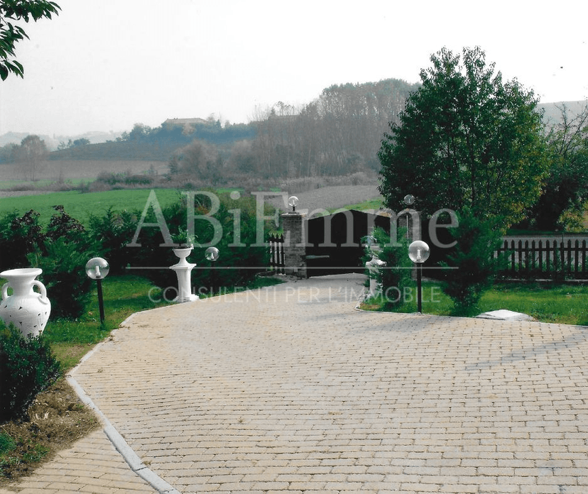 Cascina in Regione Salere, Agliano Terme — foto 2 di 5