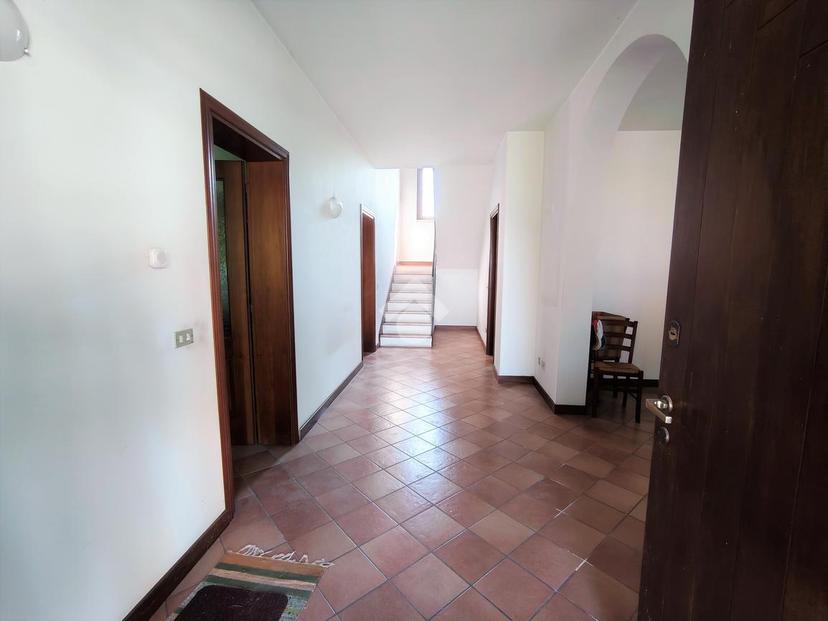 Villa in Strada Chiavica 6, Curtatone — foto 3 di 5