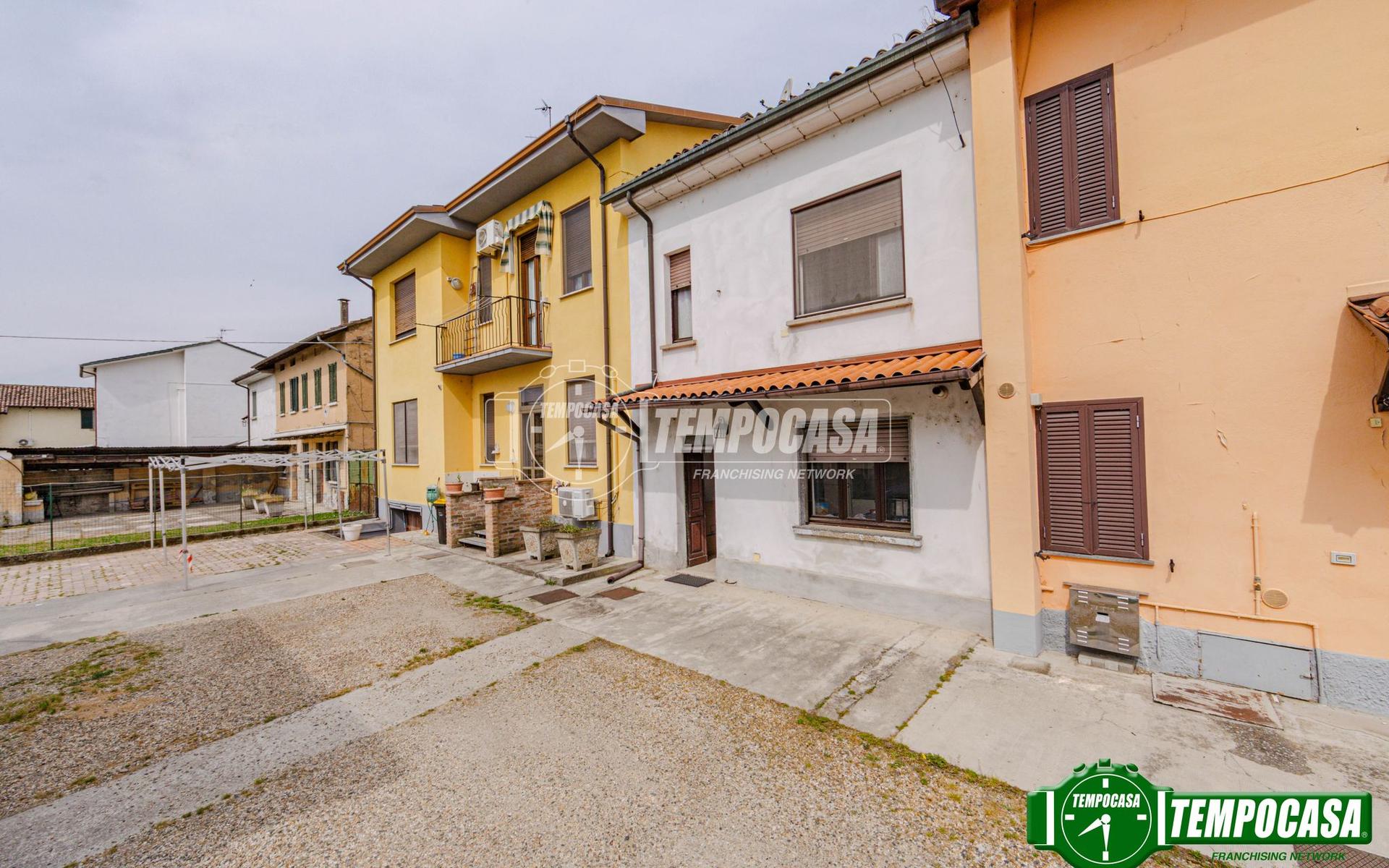 Casa indipendente in Via Lungargine, Bastida Pancarana