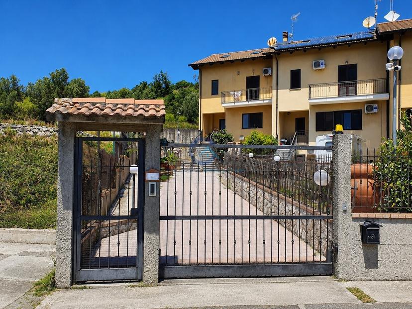 Villa trifamiliare in Via Rucci 12, Marcellinara — foto 2 di 5