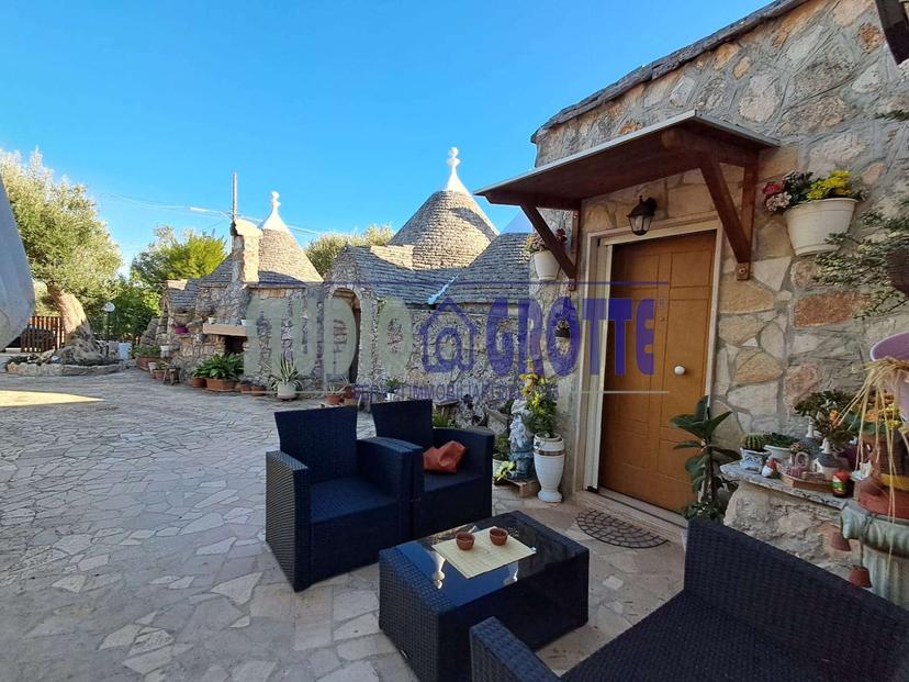 Trullo in S.C. Pozzo Stramazzo  5, Castellana Grotte — foto 2 di 5