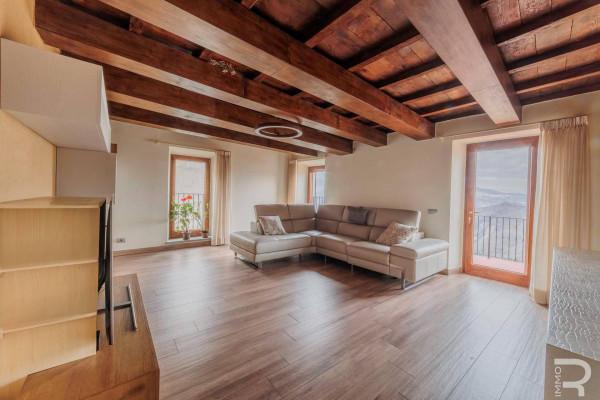 Villa a schiera in Strada Regionale della Garfagnana, Castelnuovo di Garfagnana