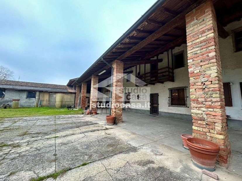Cascina in Via Bergamo, Crema — foto 2 di 5
