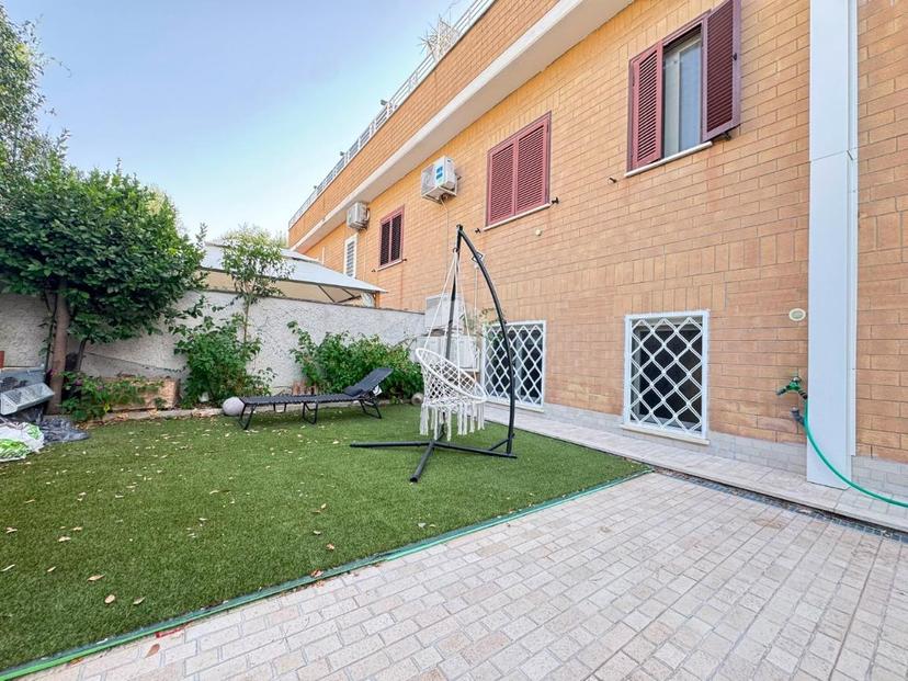 Trilocale in Via Guglielmo Rondelet 00, Roma